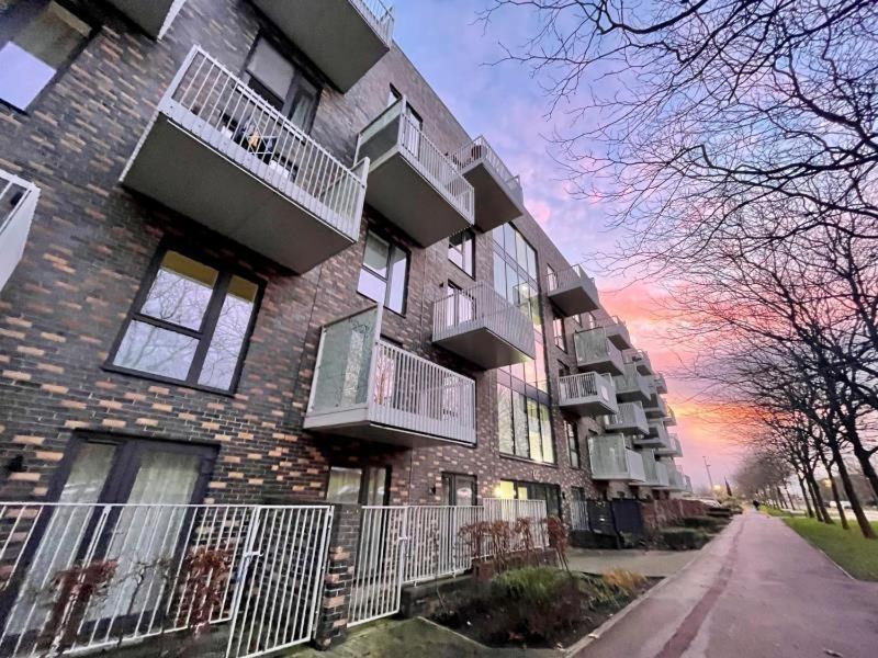 Classy Campbell Park Apartment, Balcony & Free Parking Milton Keynes Zewnętrze zdjęcie